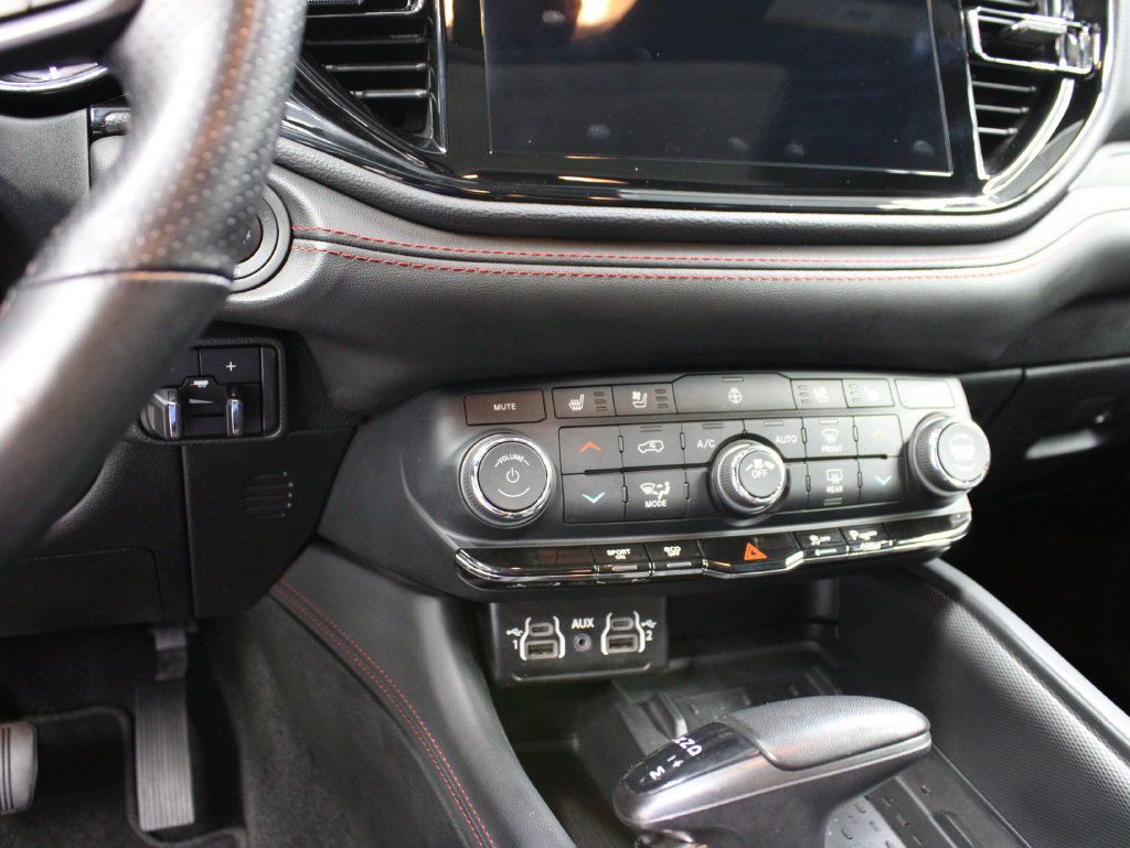 Used 2025 Dodge Durango R/T AWD/4WD image 56