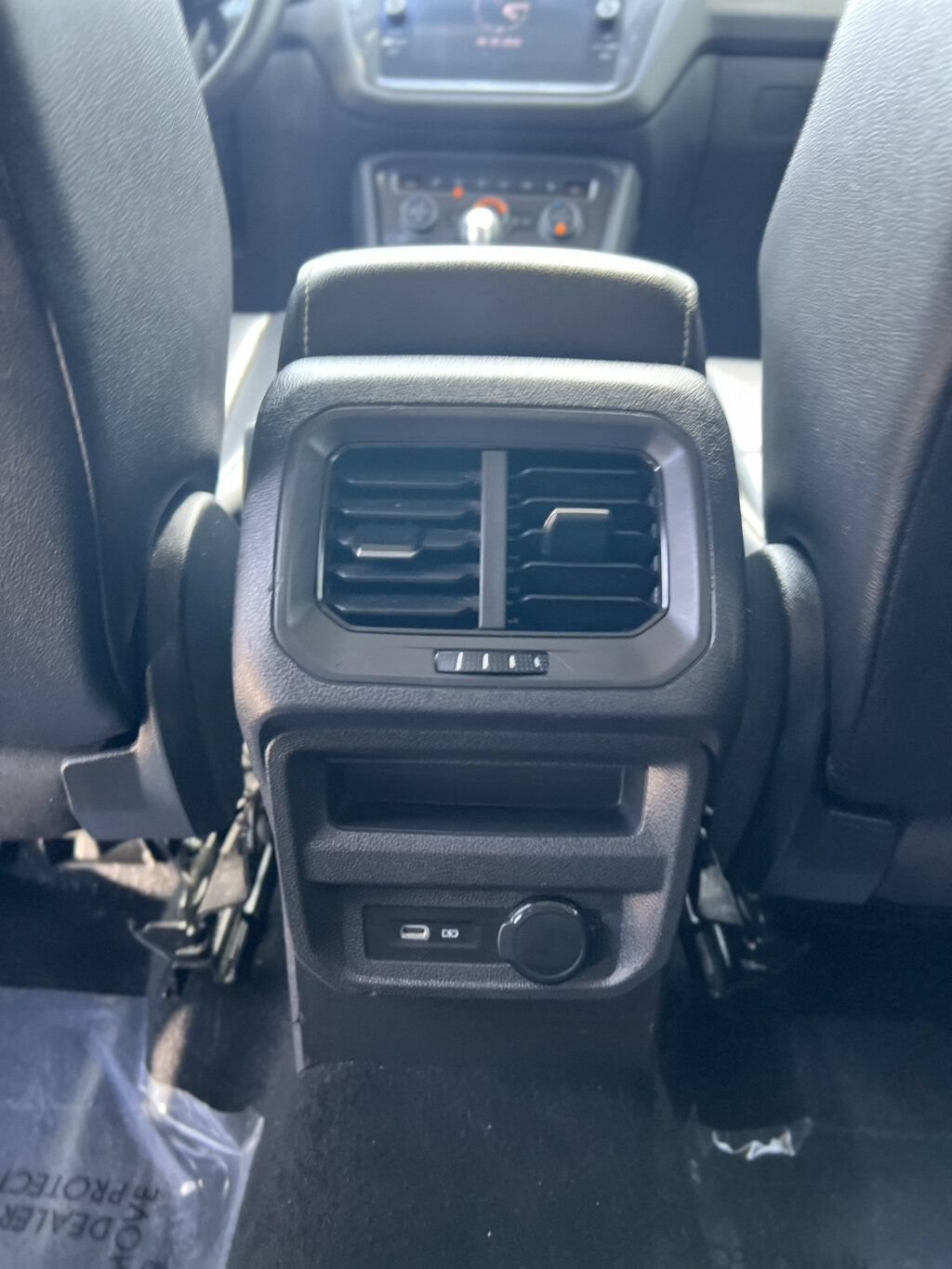 Used 2021 Volkswagen Tiguan SEL AWD/4WD image 17