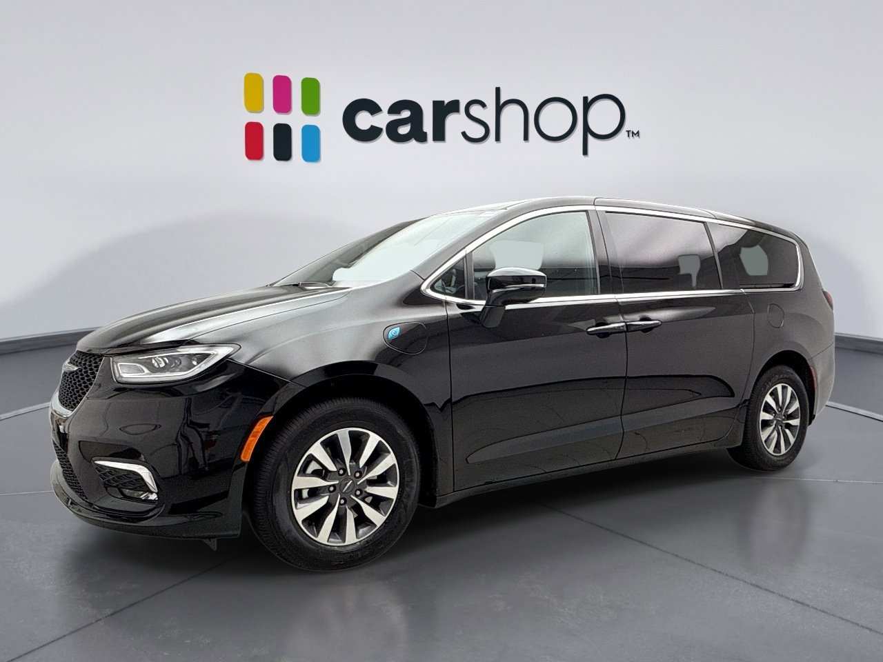 Used 2025 Chrysler Pacifica Select