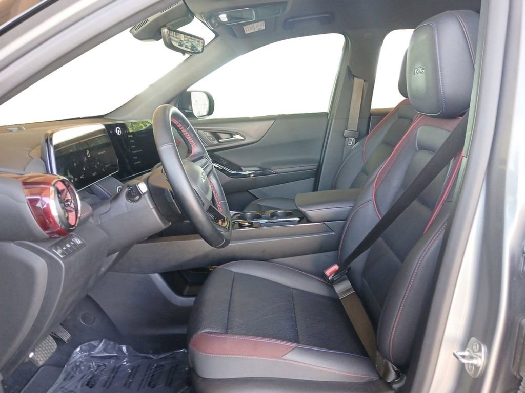 Used 2025 Chevrolet Equinox RS w/ Safety and Technology Package AWD/4WD image 9