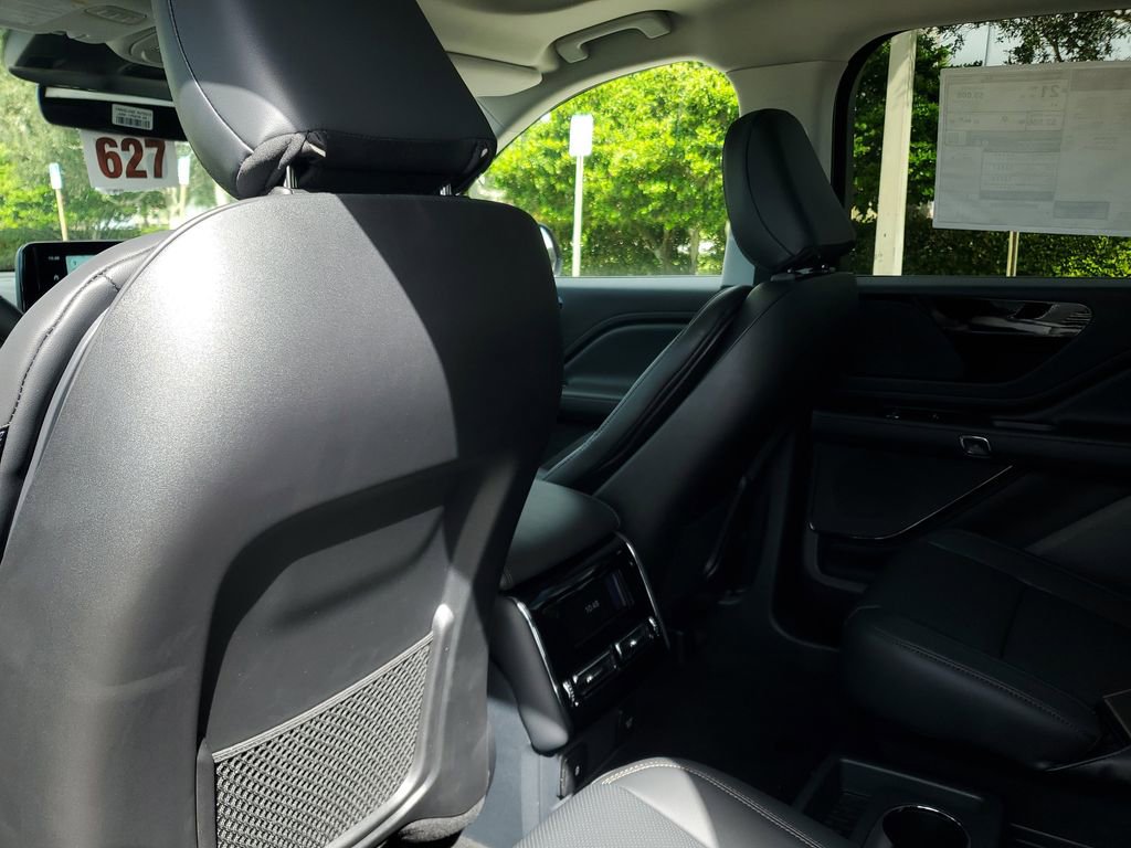 New 2025 Lincoln Aviator 2WD w/ Jet Appearance Package image 10