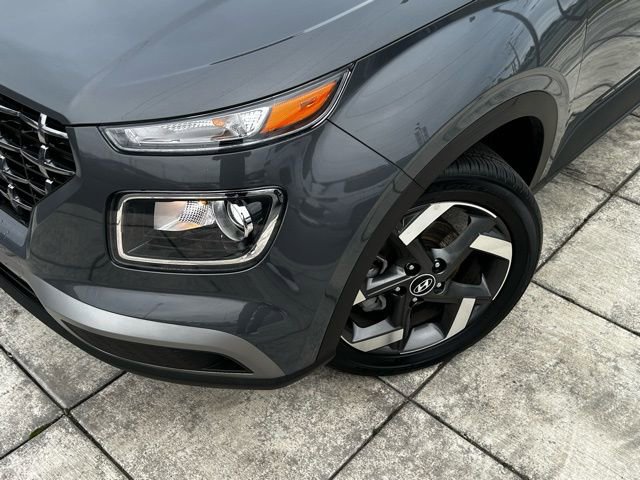 Certified 2025 Hyundai Venue SEL image 2