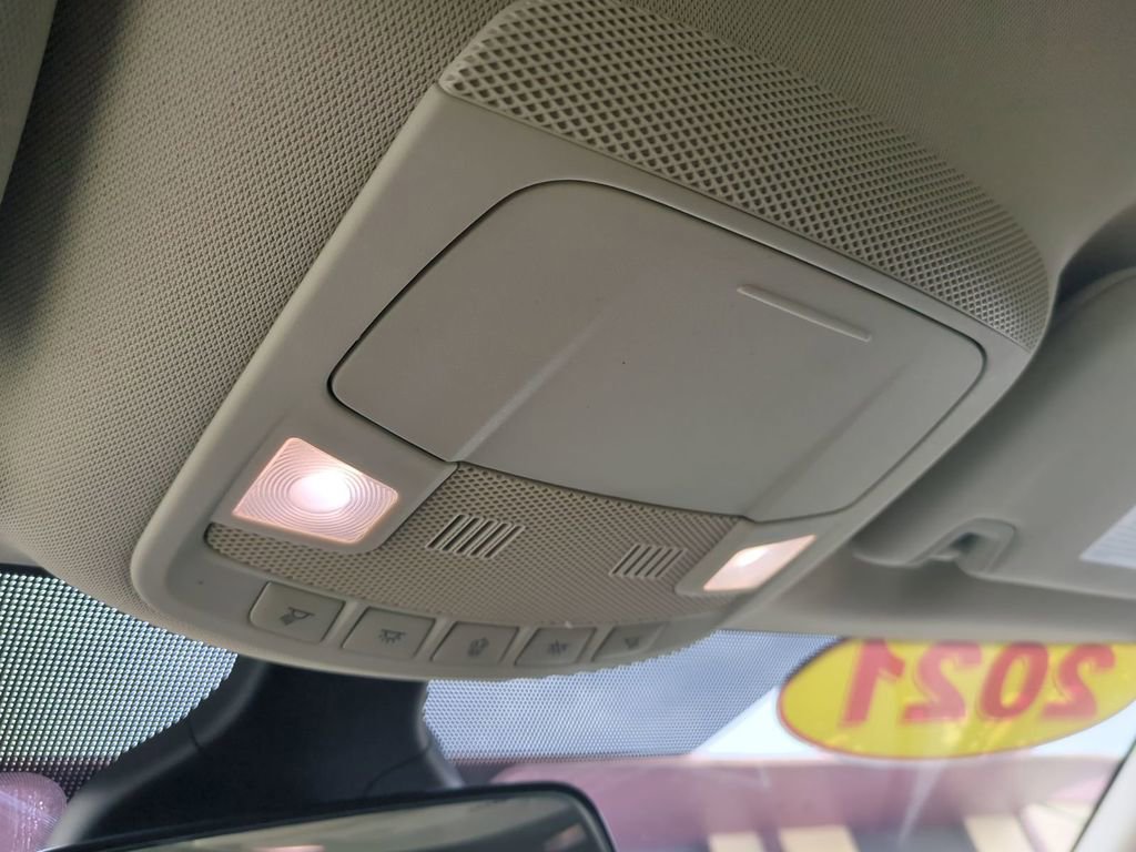 Used 2021 Ford Edge SE FWD image 23