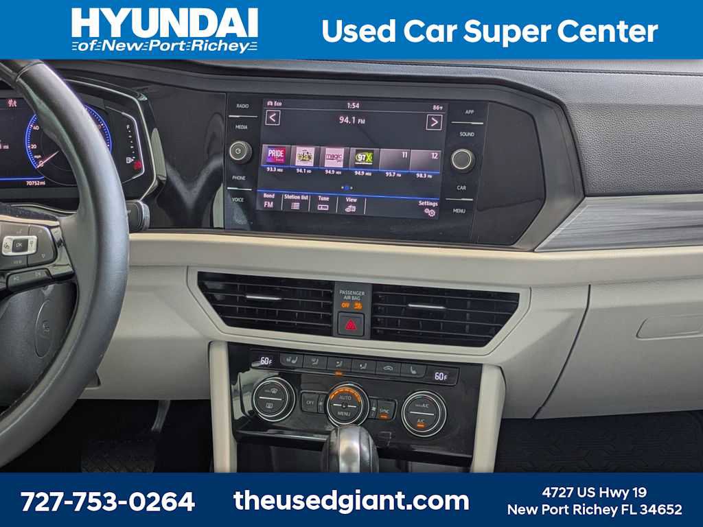 Used 2019 Volkswagen Jetta SEL w/ Cold Weather Package image 19