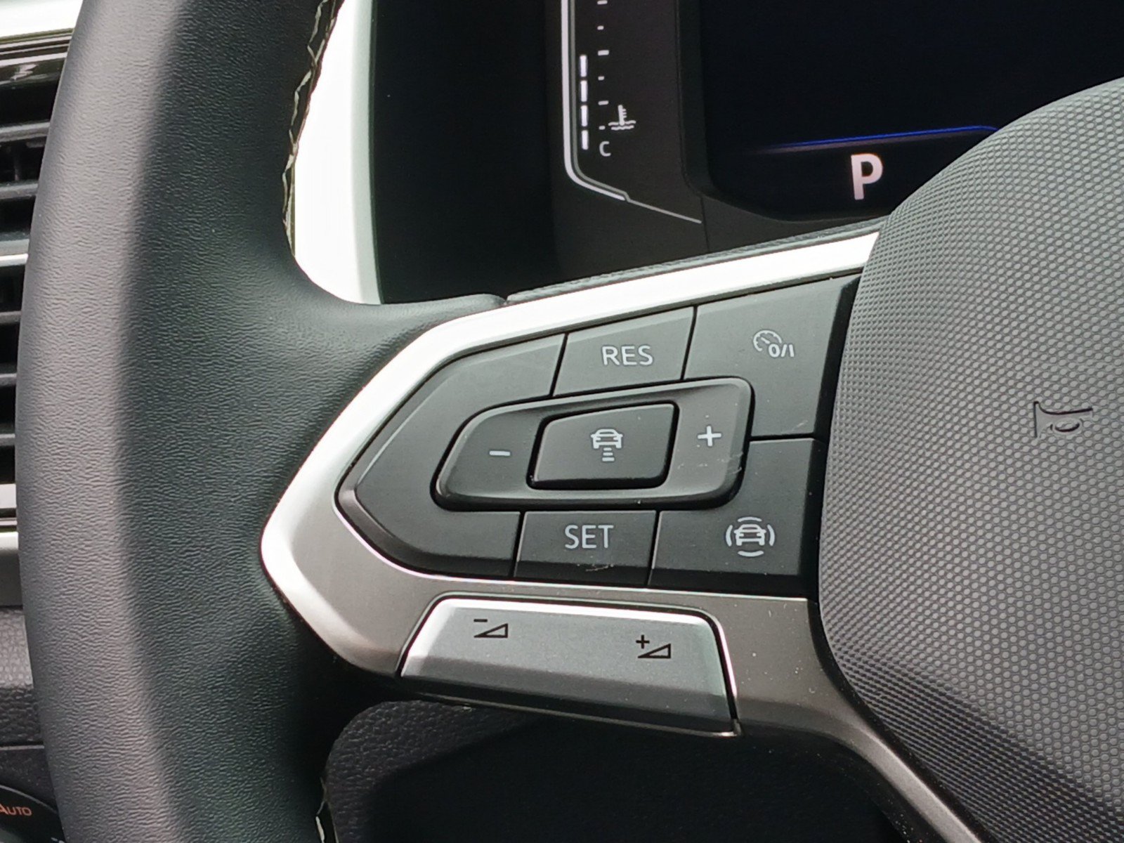 Certified 2023 Volkswagen Atlas SE AWD/4WD image 9