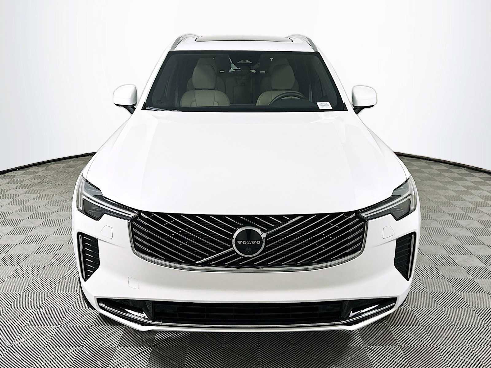 New 2026 Volvo XC90 B6 Plus w/ Protection Package Premier image 2