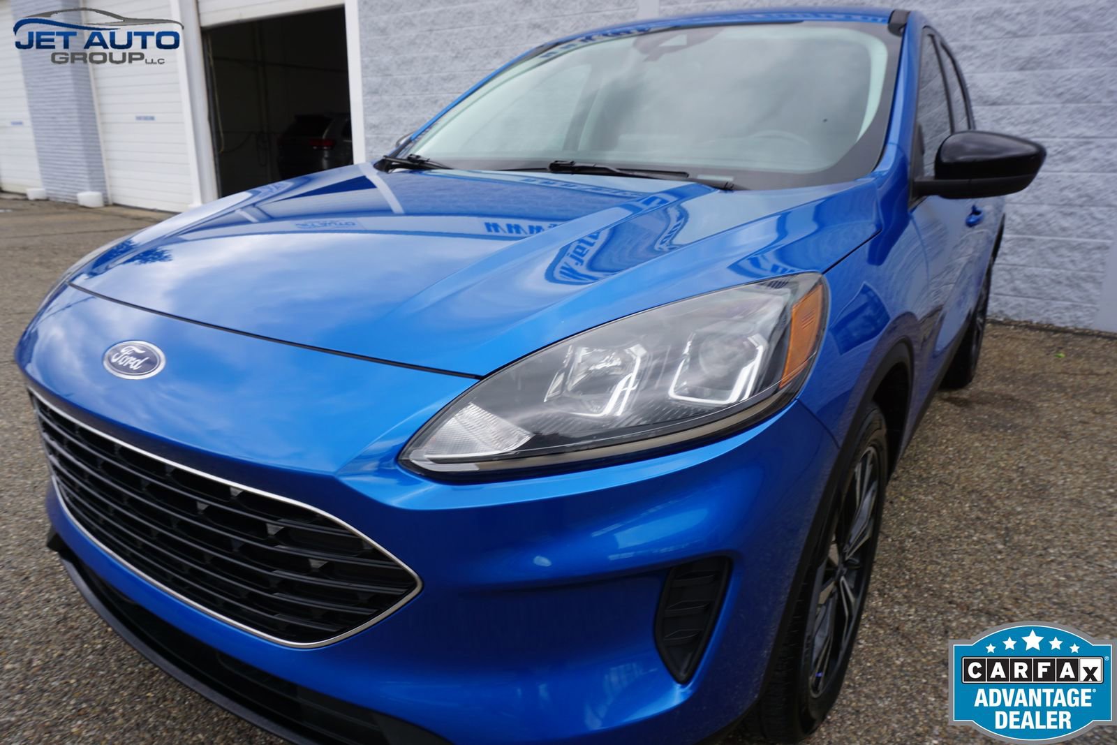 Used 2021 Ford Escape SE w/ SE Sport Appearance Package AWD/4WD image 5