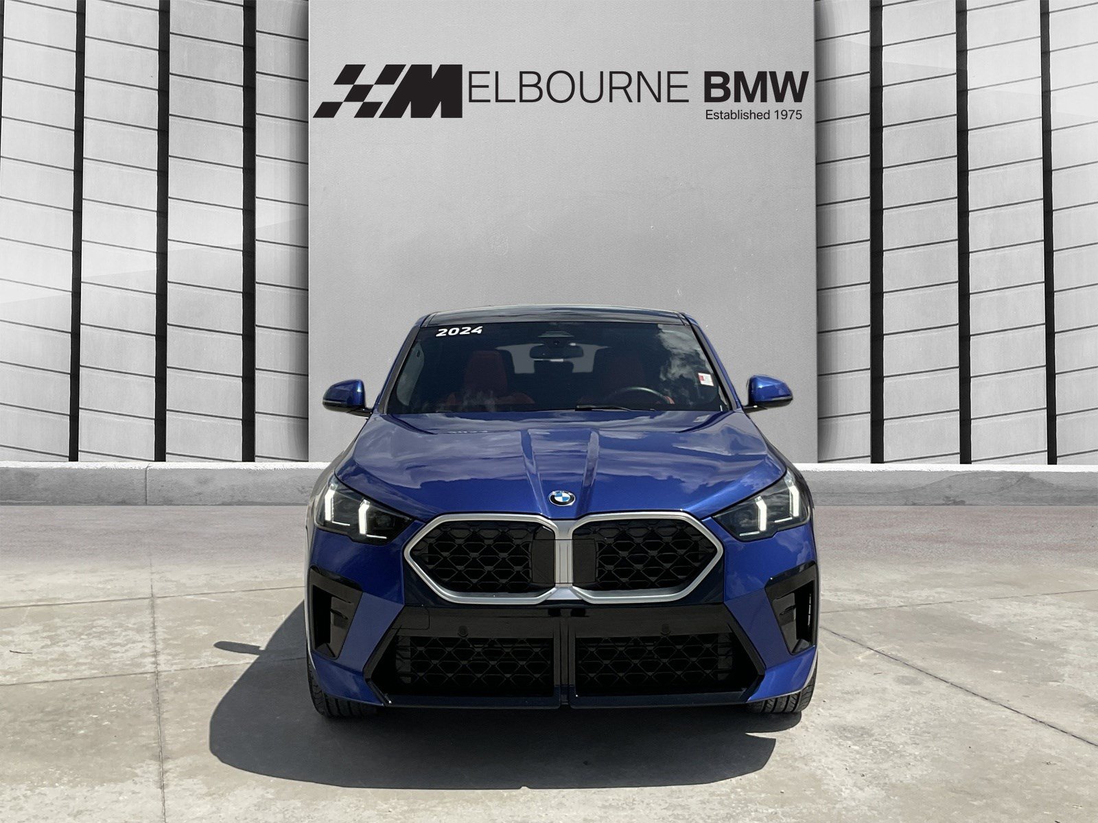 Used 2024 BMW X2 xDrive28i w/ M Sport Package AWD/4WD image 2