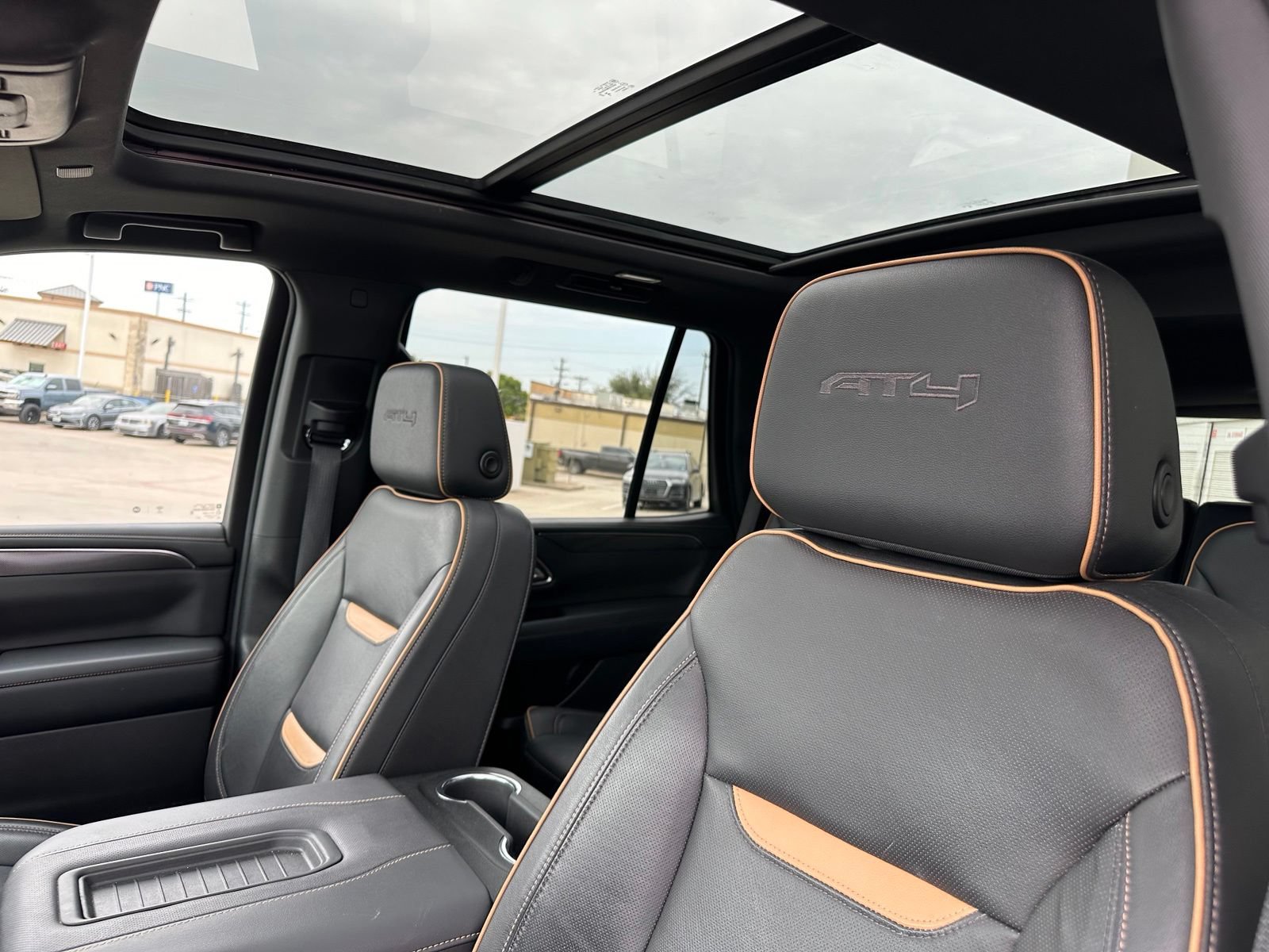 Used 2024 GMC Yukon AT4 AWD/4WD image 13