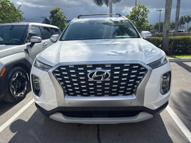 Used 2022 Hyundai Palisade SEL w/ Premium Package FWD image 2