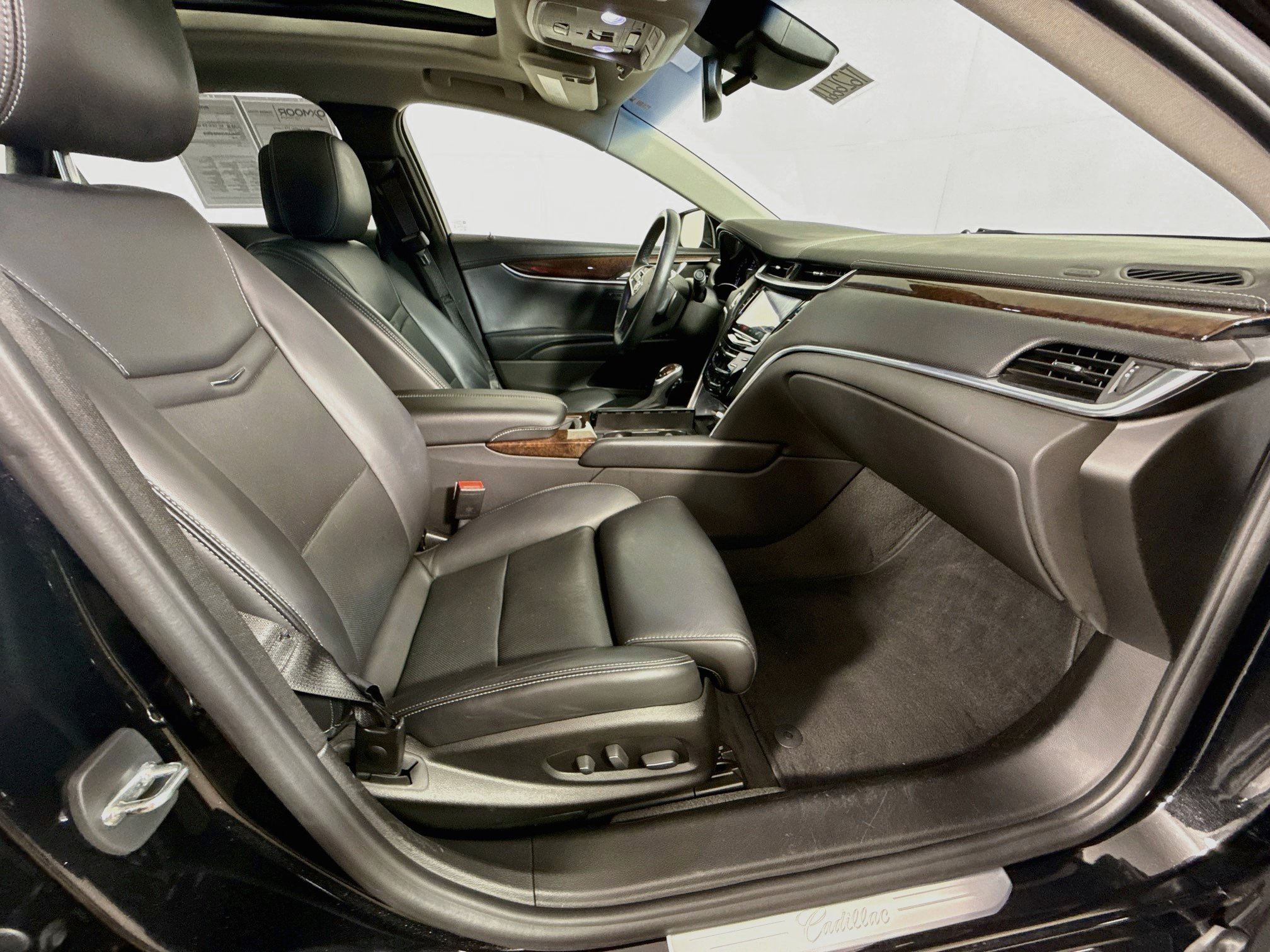 Used 2013 Cadillac XTS Luxury w/ Driver Awareness Package FWD image 29