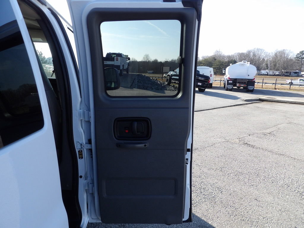 Used 2024 Chevrolet Express 3500 LS RWD image 26