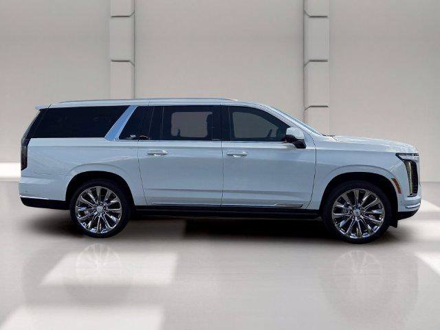 New 2026 Cadillac Escalade ESV Luxury w/ LPO, Radiant Package AWD/4WD image 6