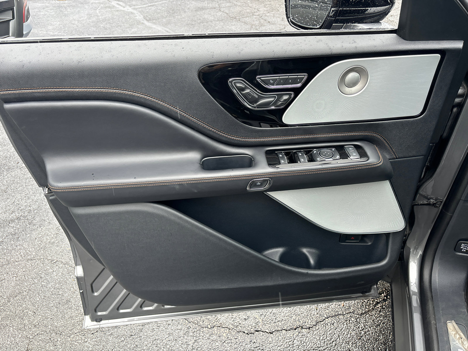 New 2025 Lincoln Aviator Black Label image 11