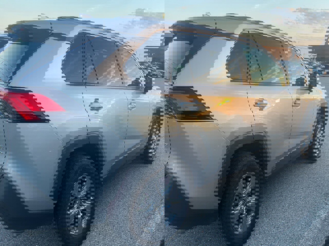 Used 2025 Toyota RAV4 XLE image 4