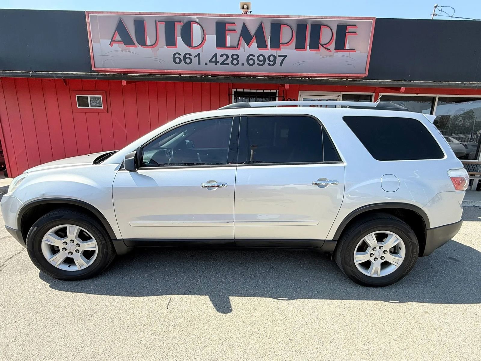 Used 2012 GMC Acadia SLE FWD image 1