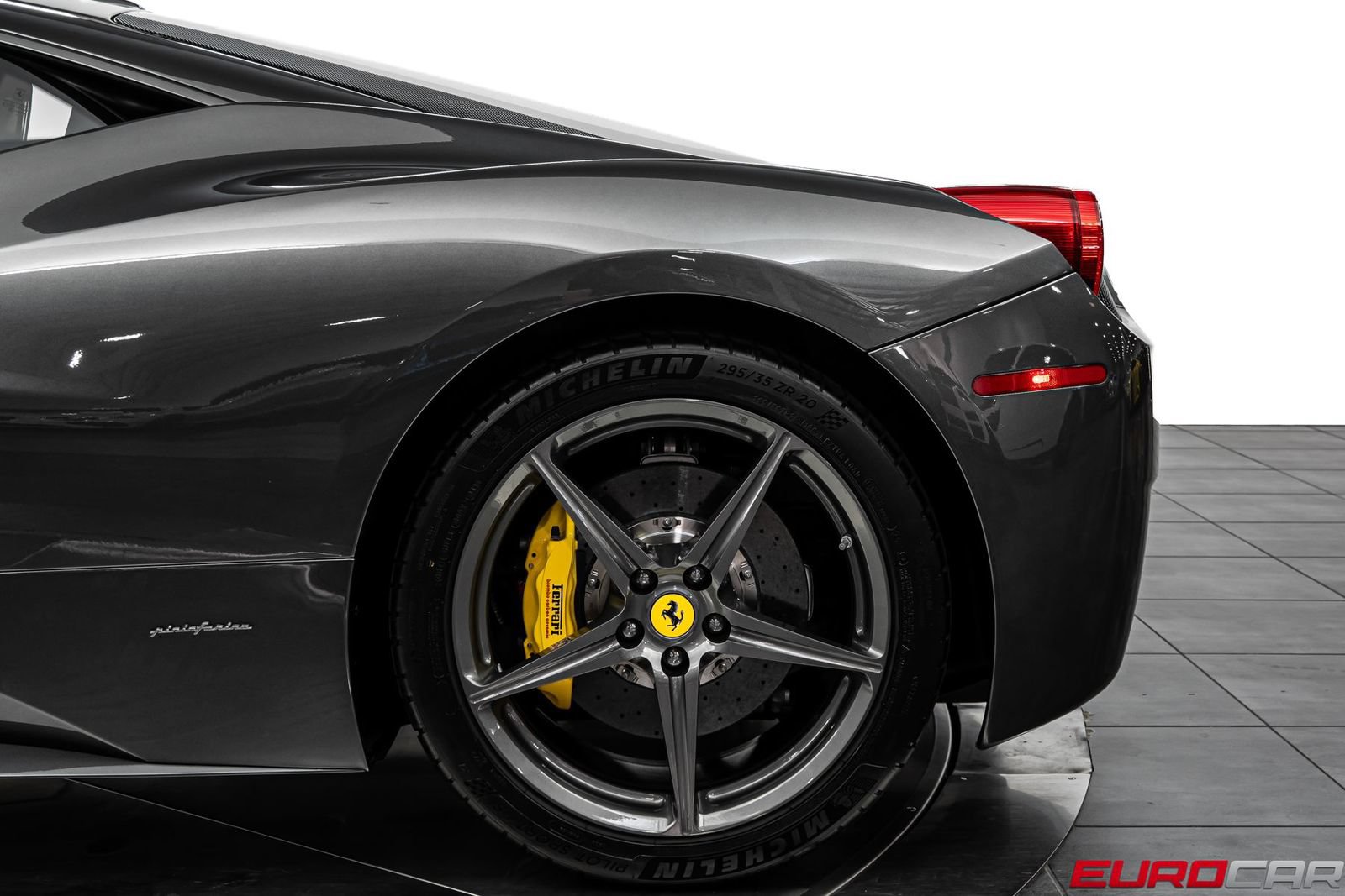 Used 2014 Ferrari 458 Italia Coupe RWD image 16