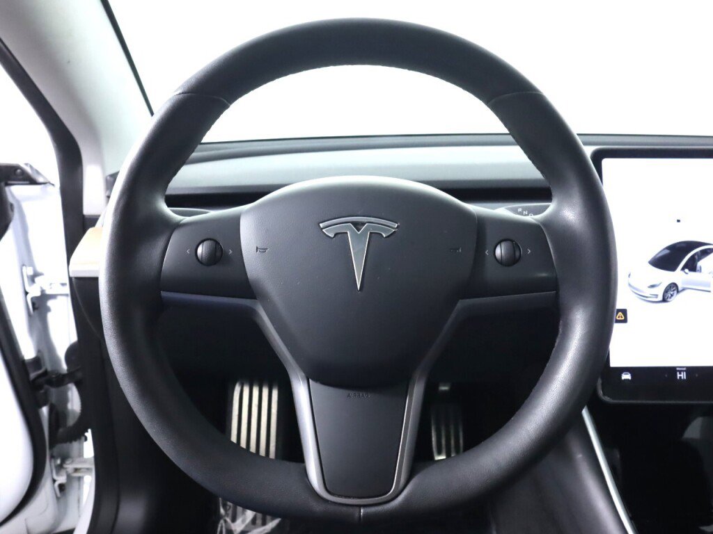 Used 2020 Tesla Model 3 Standard Range Plus image 10