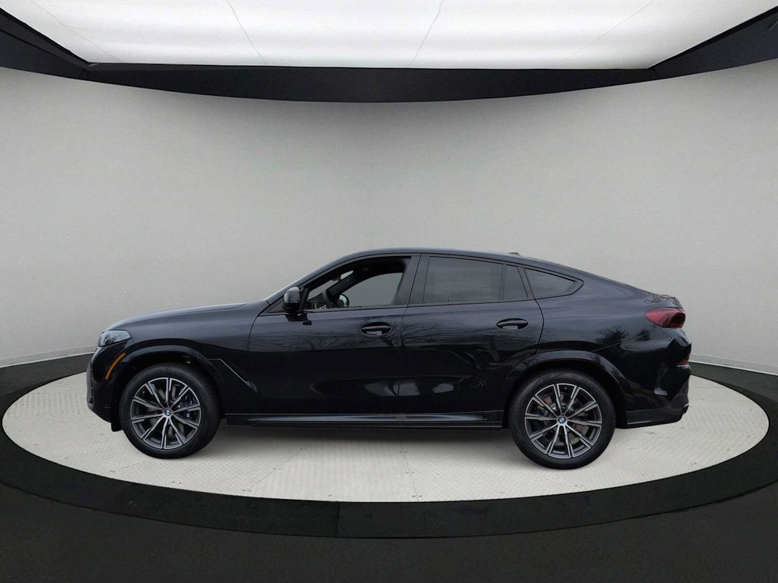 Used 2026 BMW X6 M60i AWD/4WD image 5
