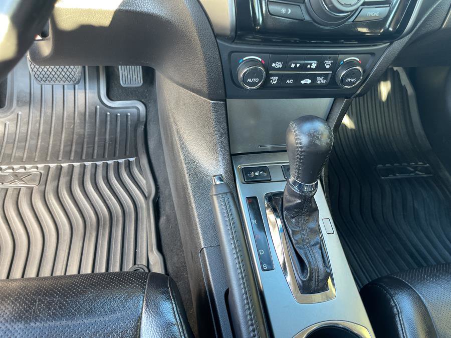 Used 2013 Acura ILX Hybrid w/ Technology Package image 39