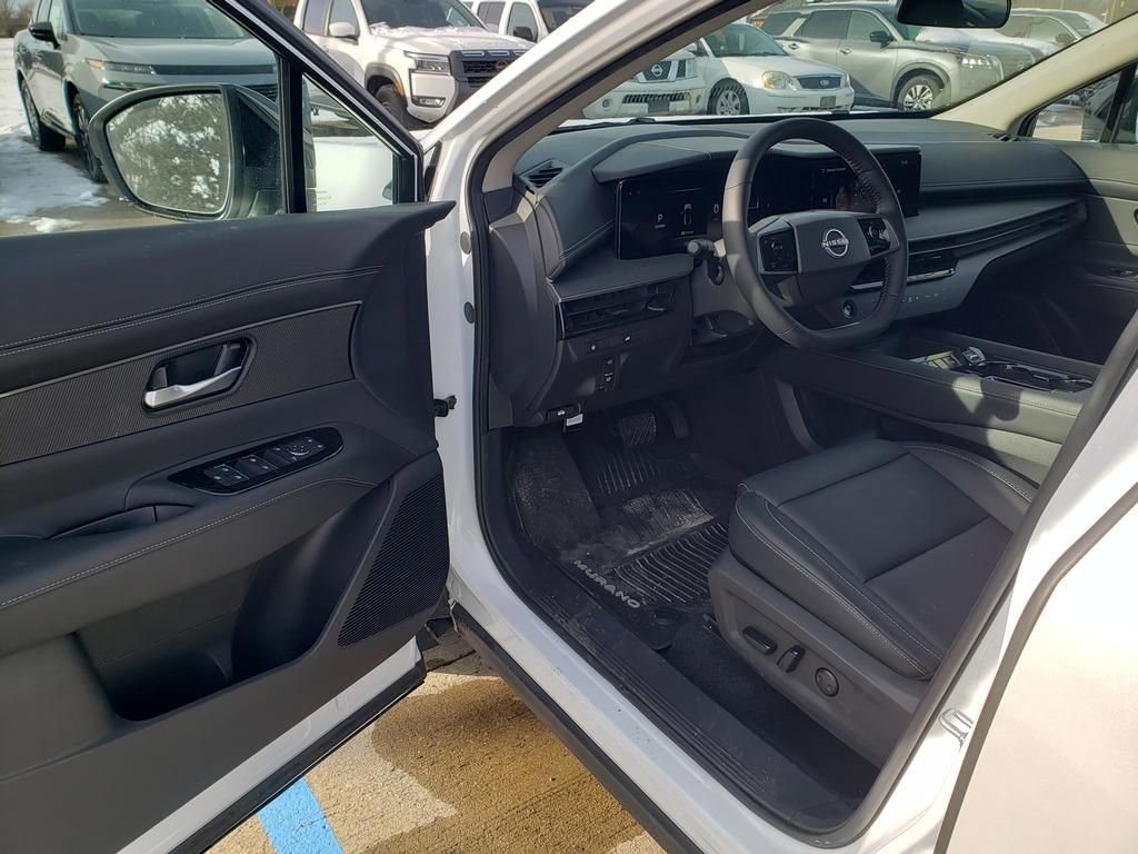 Certified 2025 Nissan Murano SV AWD/4WD image 14