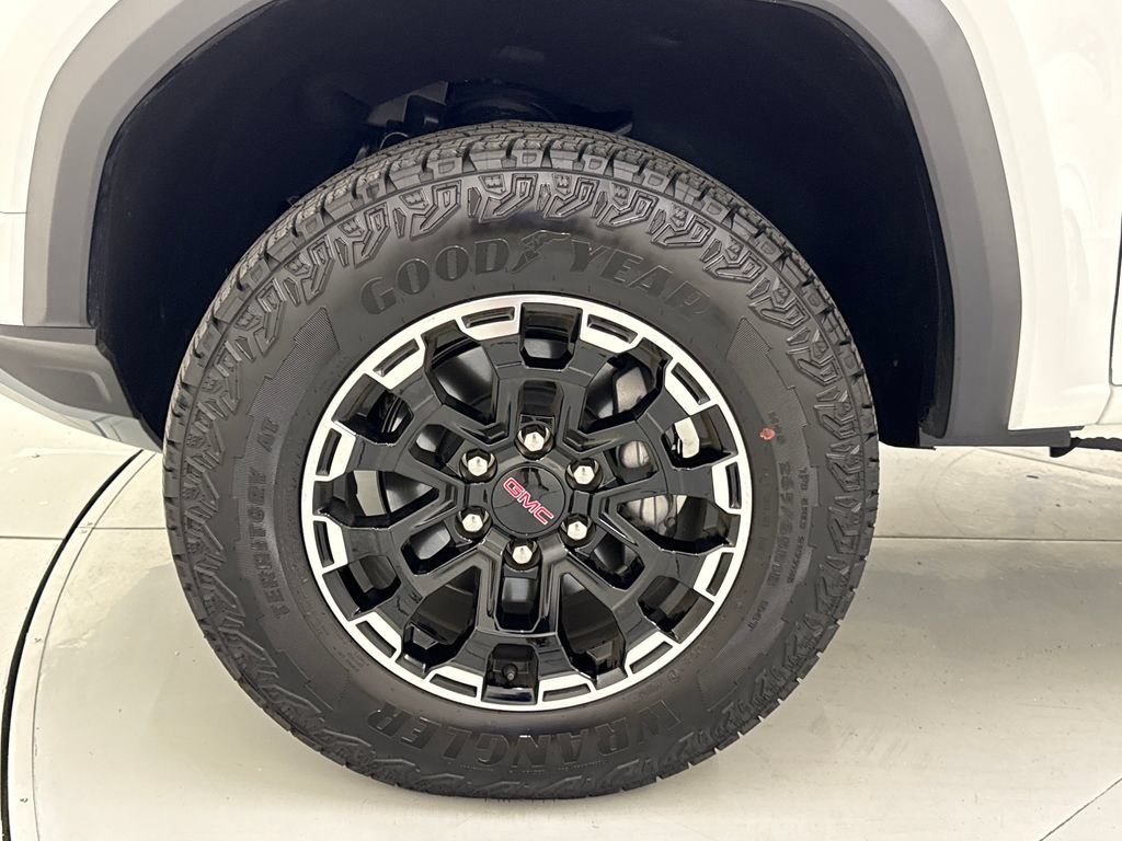 Used 2026 GMC Canyon AT4 w/ Technology Plus Package AWD/4WD image 13