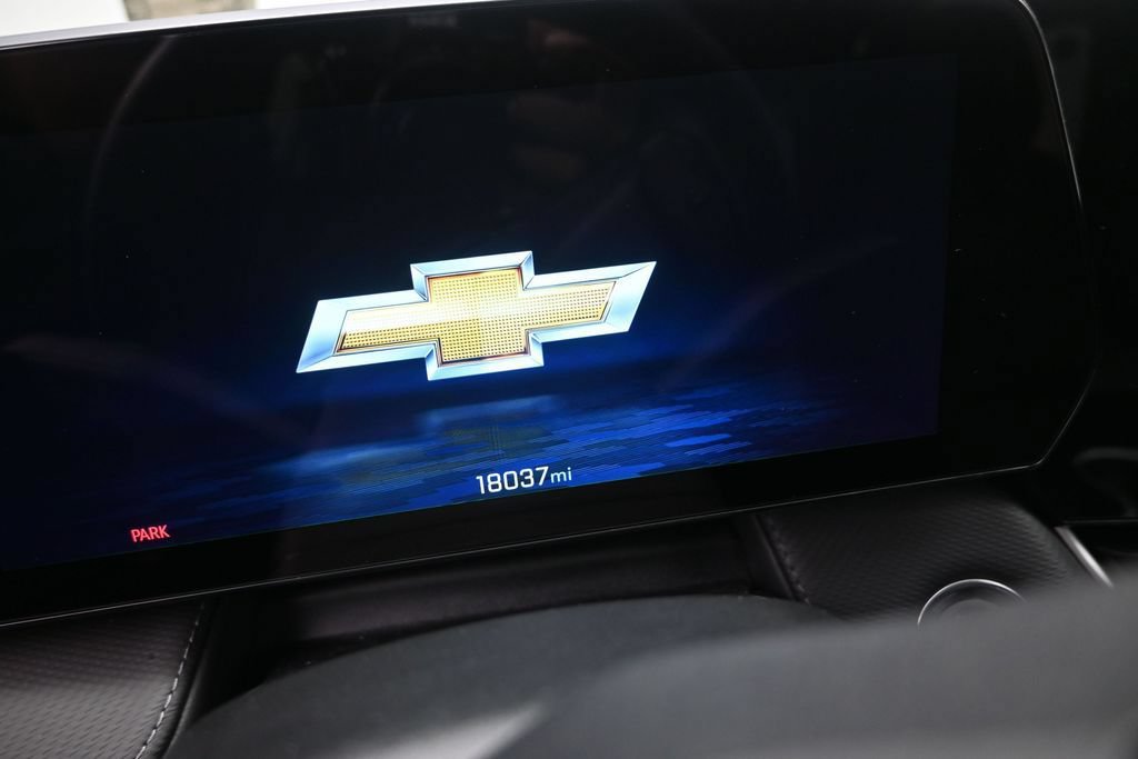 Used 2025 Chevrolet Equinox LT FWD image 12