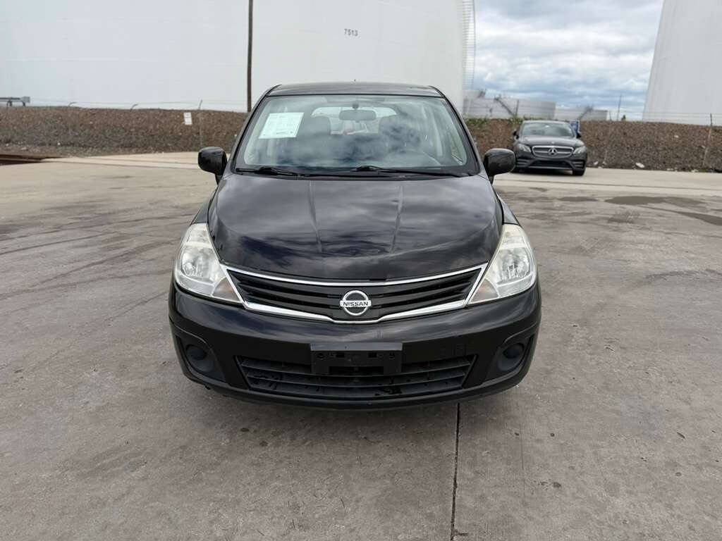 Used 2011 Nissan Versa 1.8 S w/ Plus Pkg FWD image 2