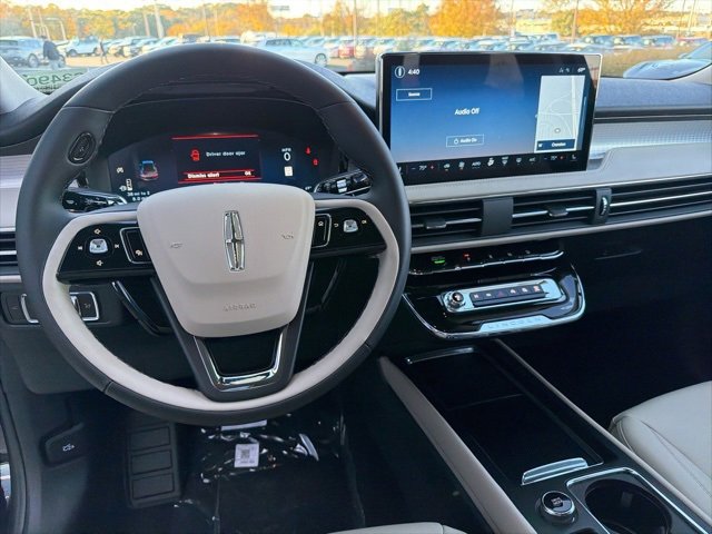 New 2026 Lincoln Corsair Premiere image 9