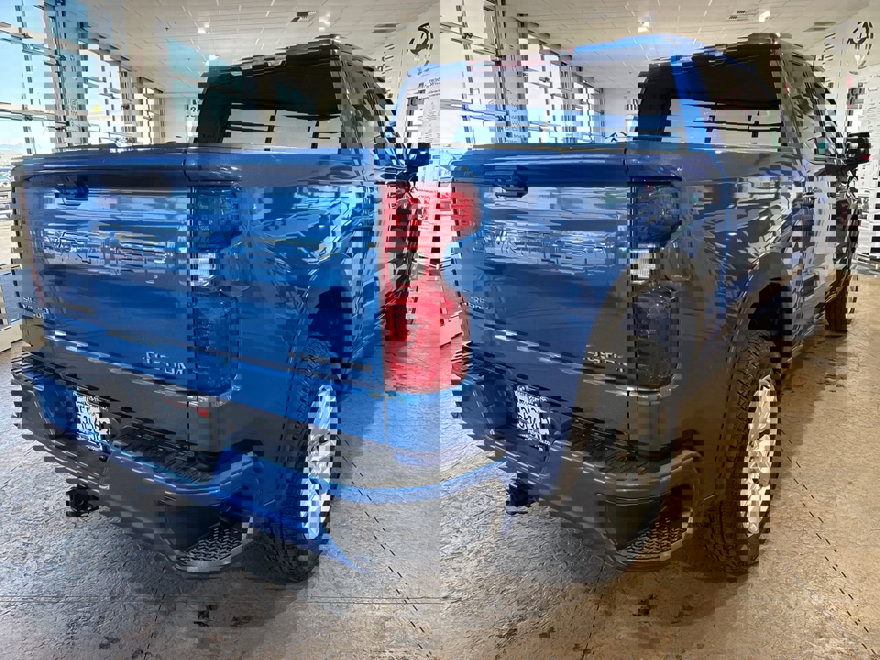 Used 2022 Chevrolet Silverado 1500 Custom image 2