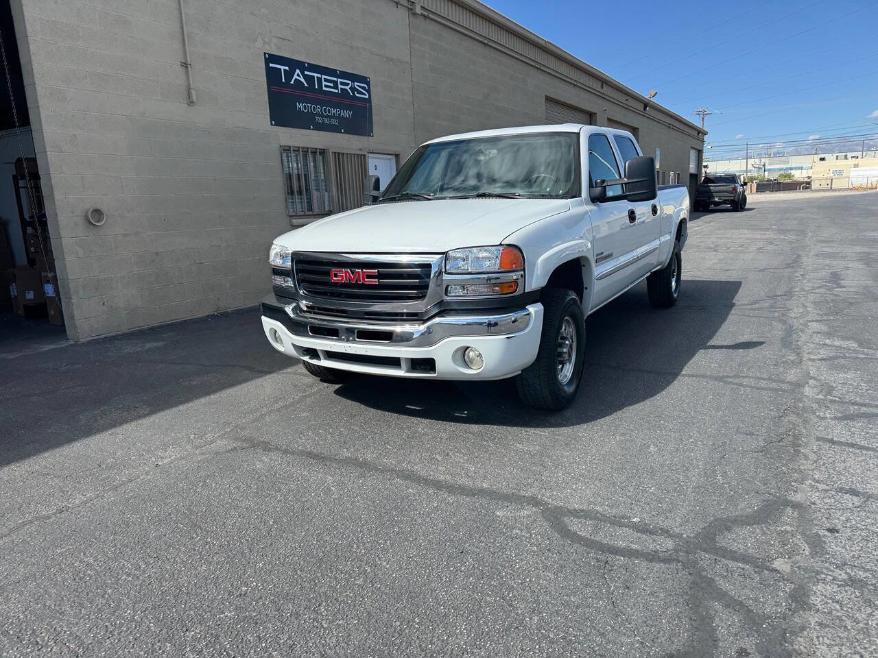 Used 2007 GMC Sierra 2500 SLT w/ Heavy-Duty Power Package RWD image 2