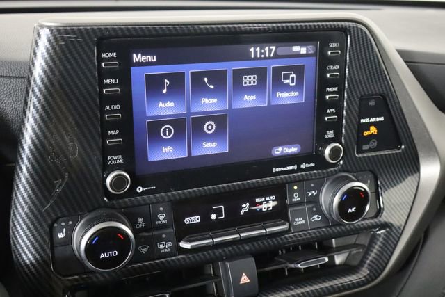 Used 2022 Toyota Highlander XLE FWD image 34
