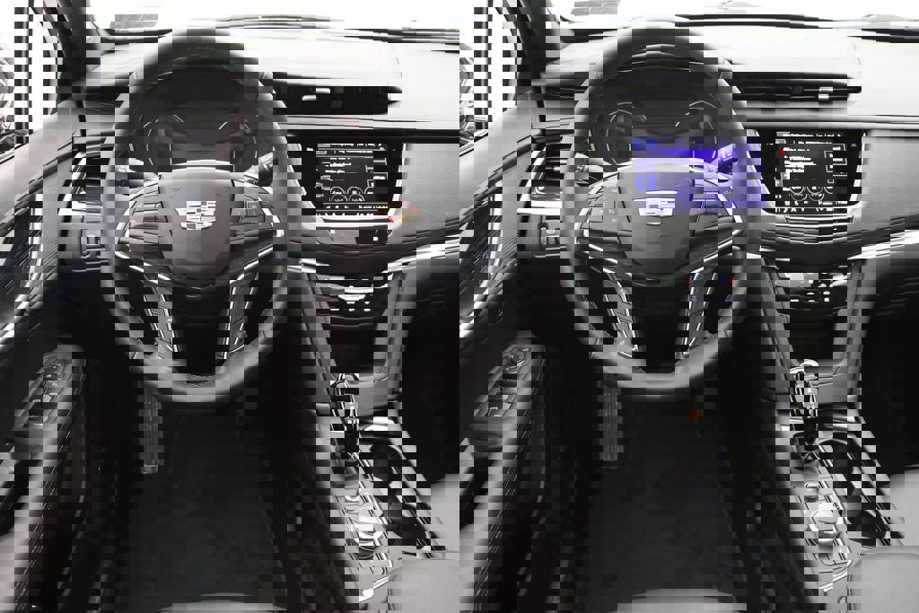 Used 2025 Cadillac XT5 Premium Luxury image 13