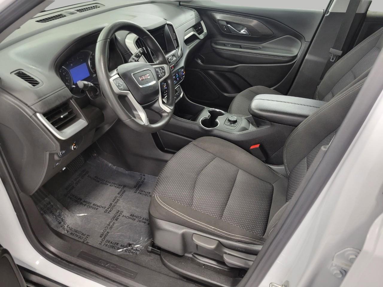 Used 2024 GMC Terrain SLE image 9