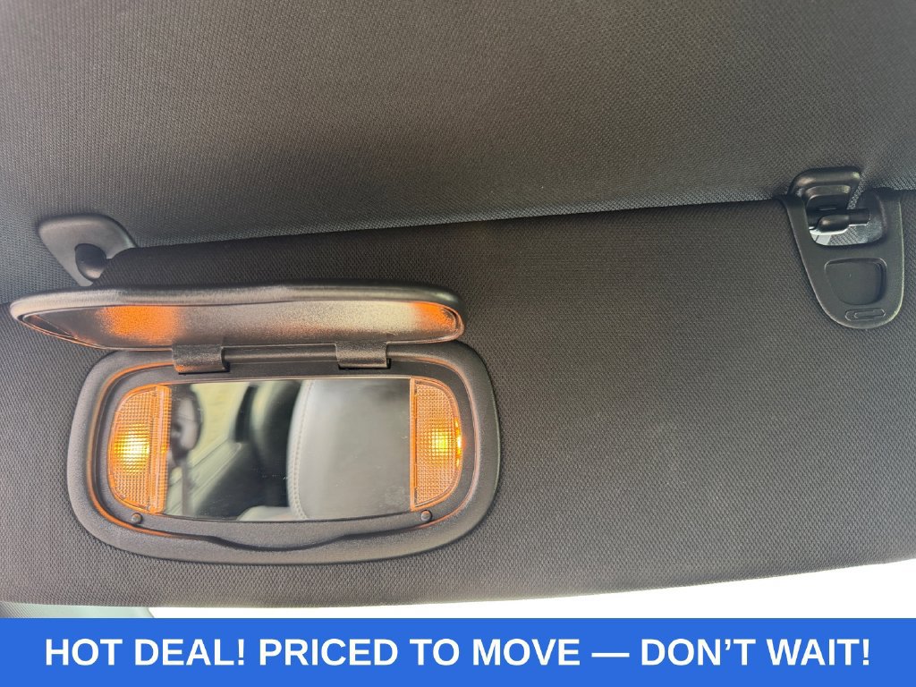 Used 2025 Chrysler Pacifica Select FWD image 19