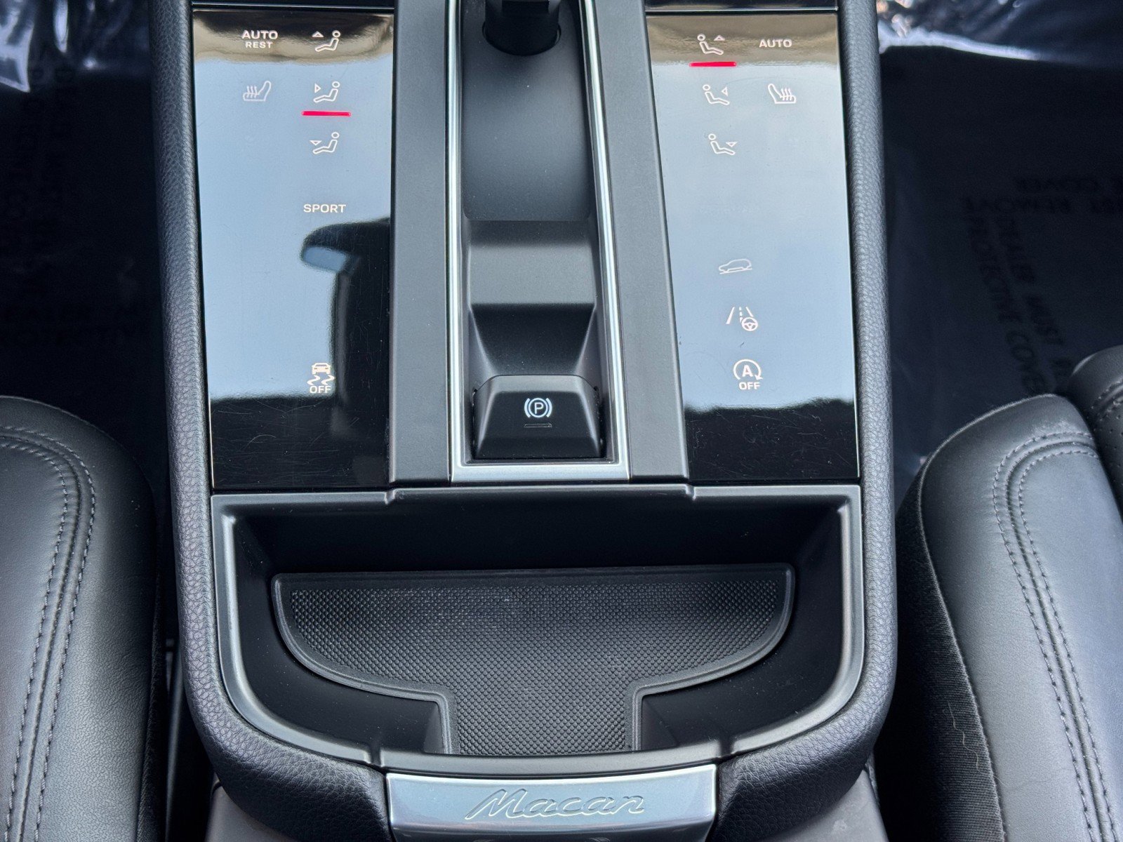 Used 2023 Porsche Macan image 31