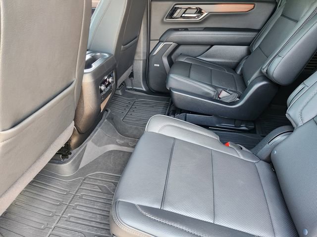 Used 2025 GMC Yukon XL Denali w/ Sun & Power Step Package image 30