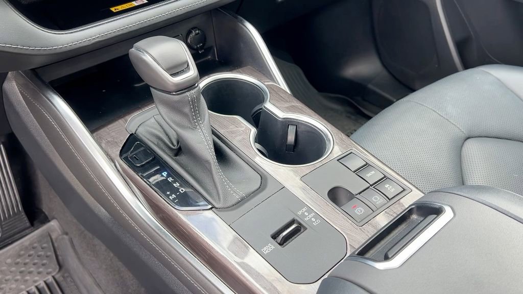 Used 2023 Toyota Highlander Limited image 31