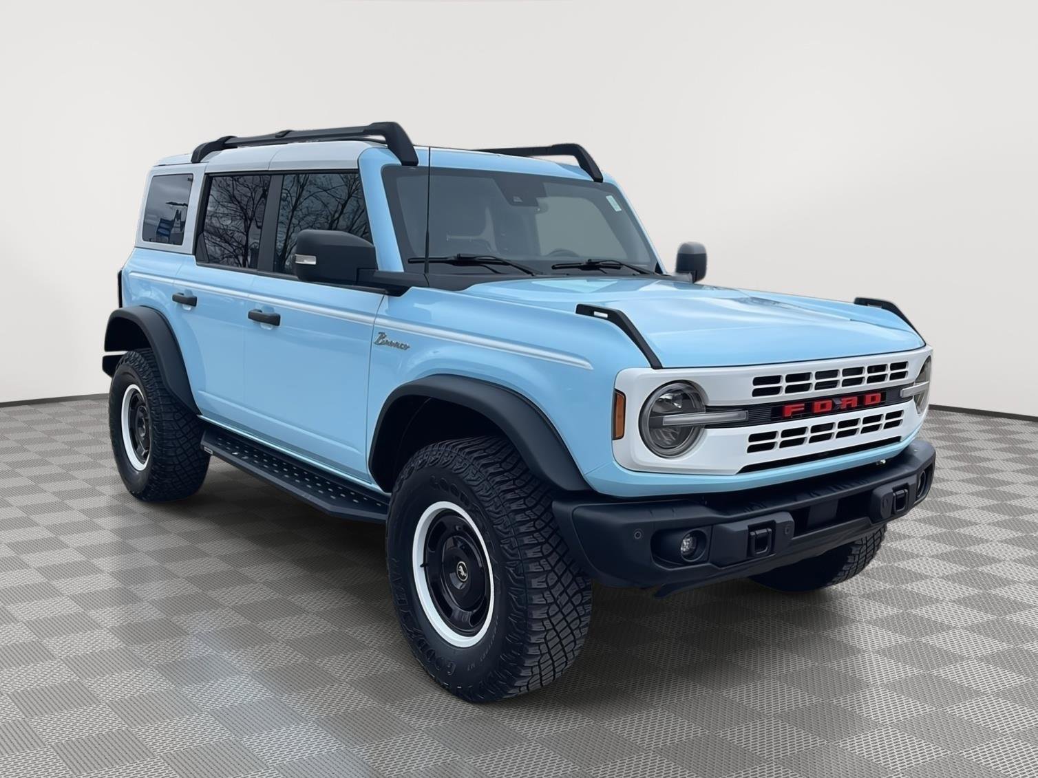 Used 2023 Ford Bronco Heritage Edition image 3