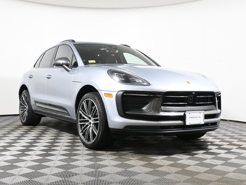 Used 2025 Porsche Macan Turbo AWD/4WD image 9