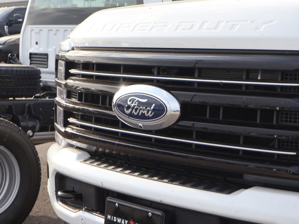 New 2026 Ford F250 Platinum image 2
