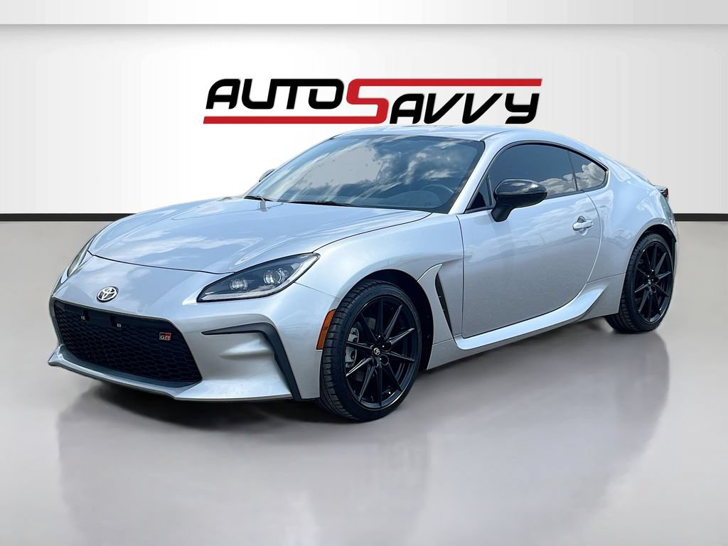 Used 2025 Toyota GR86 Premium w/ ALL Weather Mat Package (TMS) RWD image 3