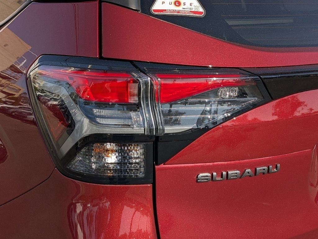 Used 2025 Subaru Forester Premium AWD/4WD image 16