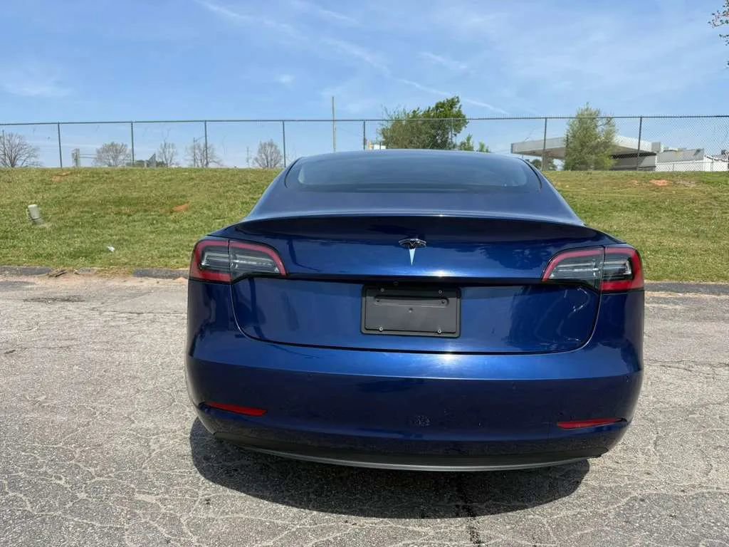 Used 2022 Tesla Model 3 RWD image 6