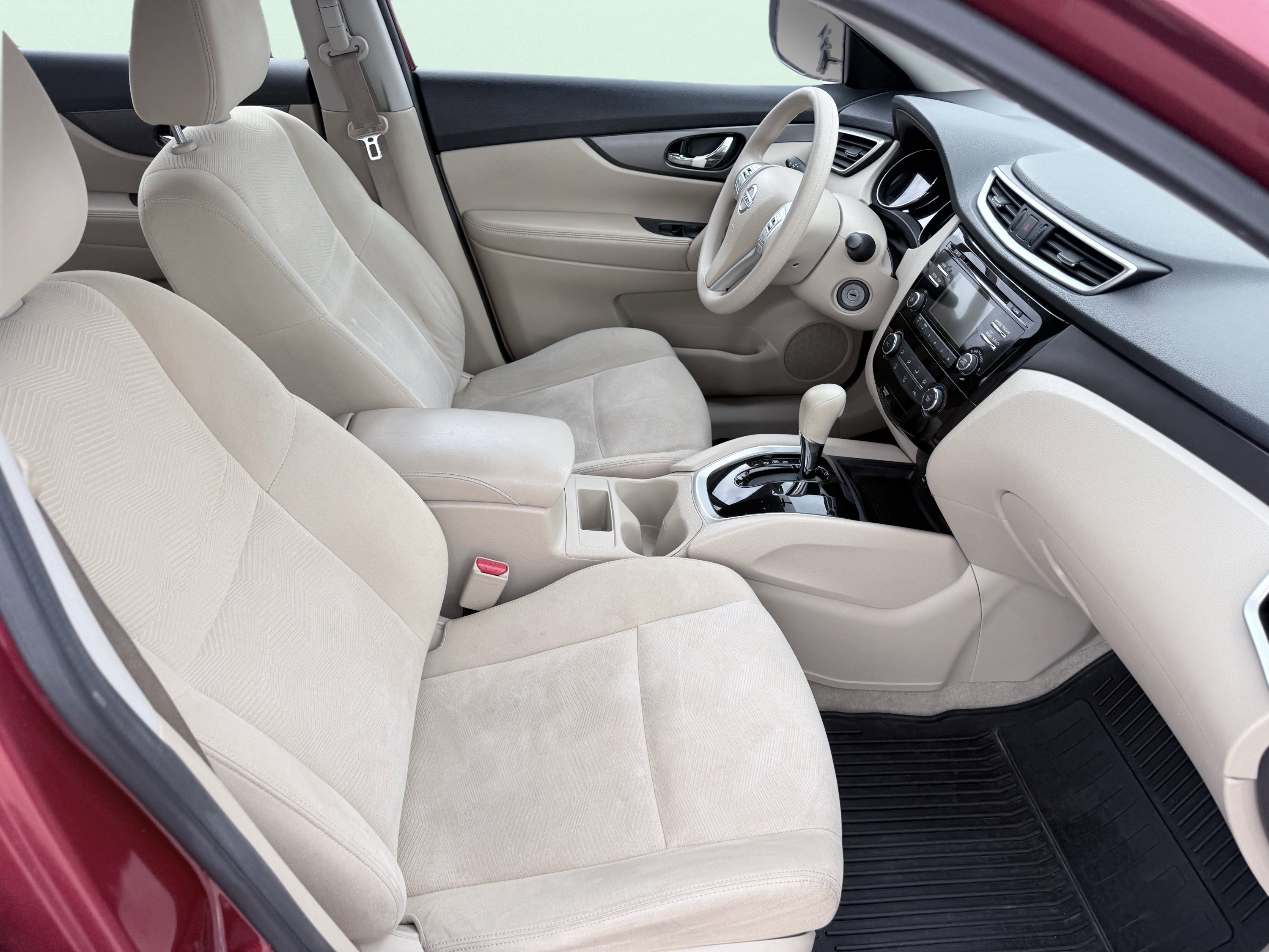 Used 2015 Nissan Rogue S FWD image 40