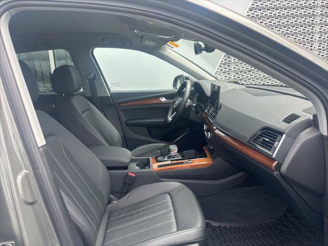 Used 2023 Audi Q5 2.0T Premium w/ Convenience Package AWD/4WD image 8
