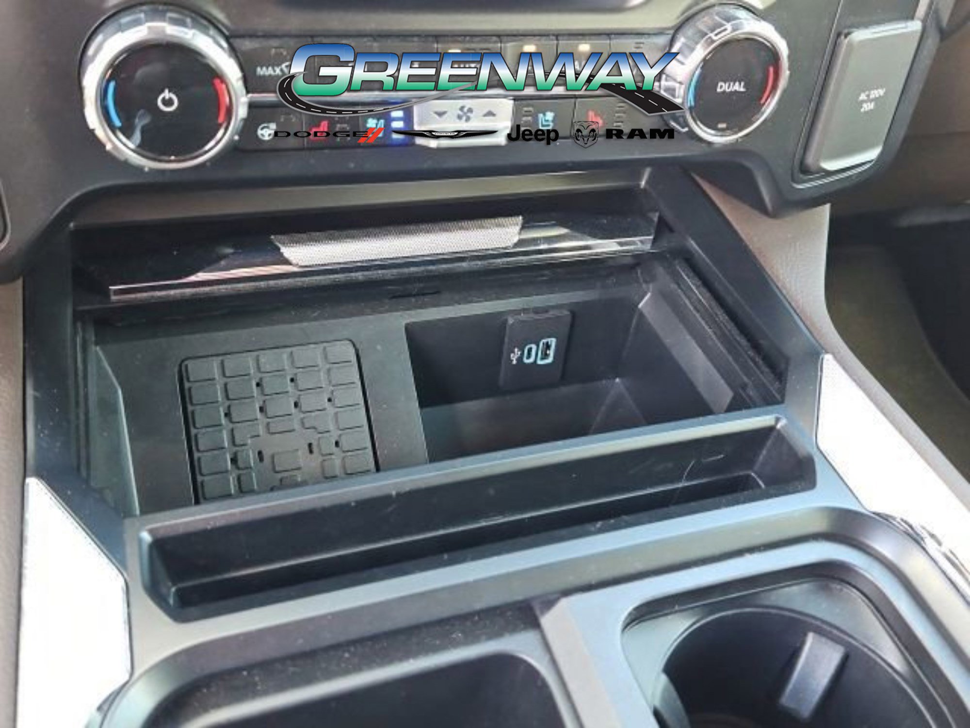 Used 2024 Ford F350 King Ranch w/ Chrome Package image 15