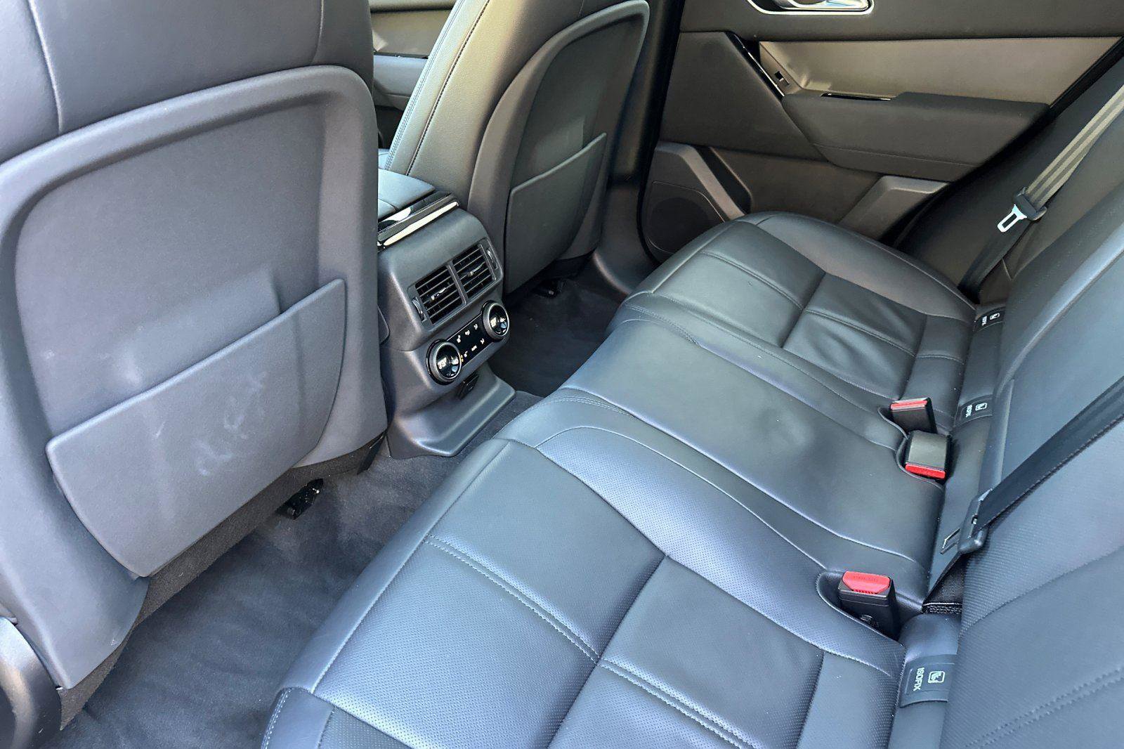 Used 2025 Land Rover Range Rover Velar Dynamic SE image 11