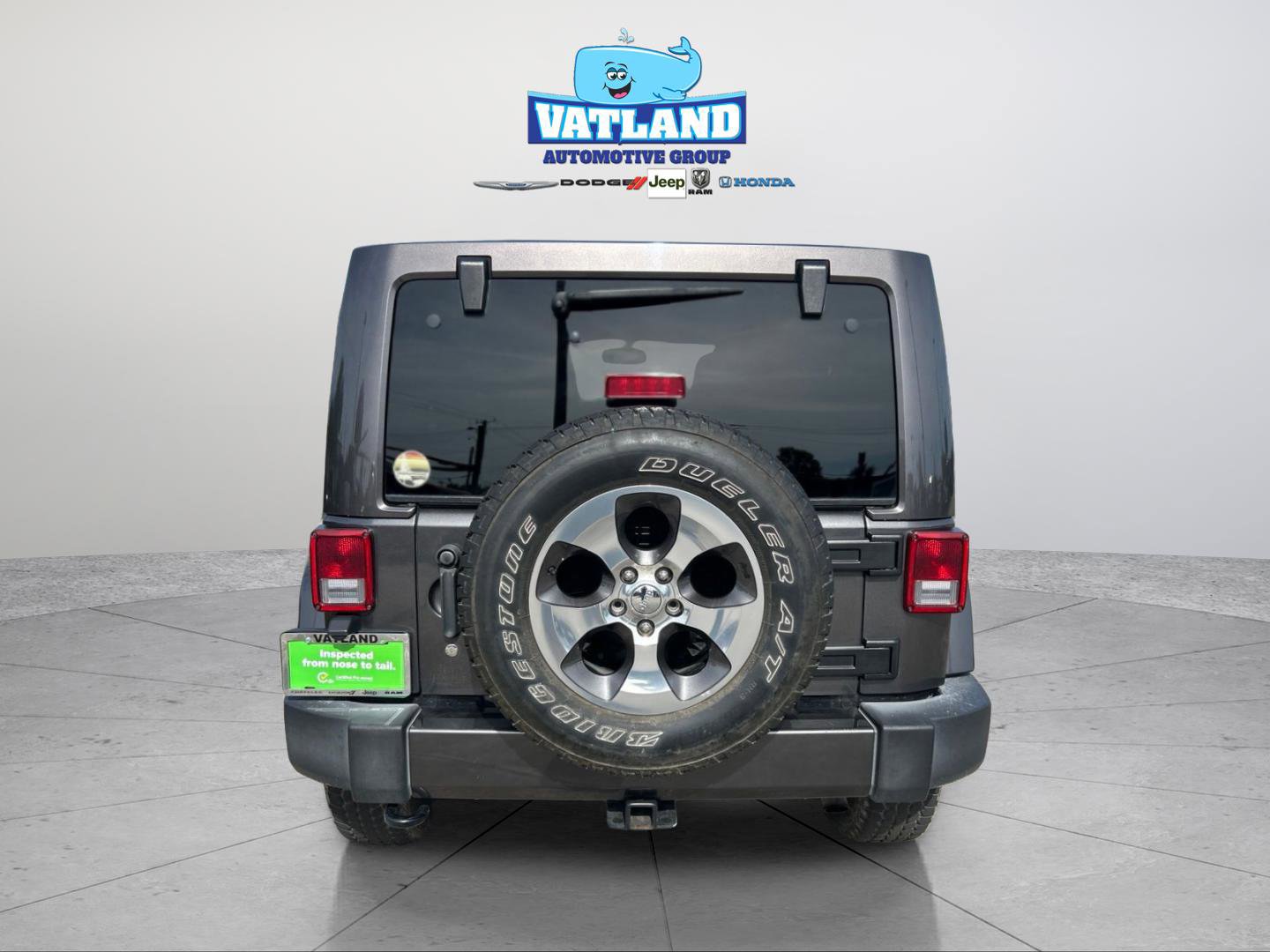 Used 2017 Jeep Wrangler Unlimited Sahara w/ Dual Top Group AWD/4WD image 4