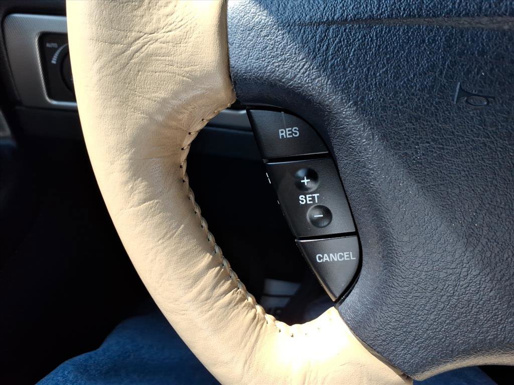 Used 2005 Ford Thunderbird Deluxe image 13